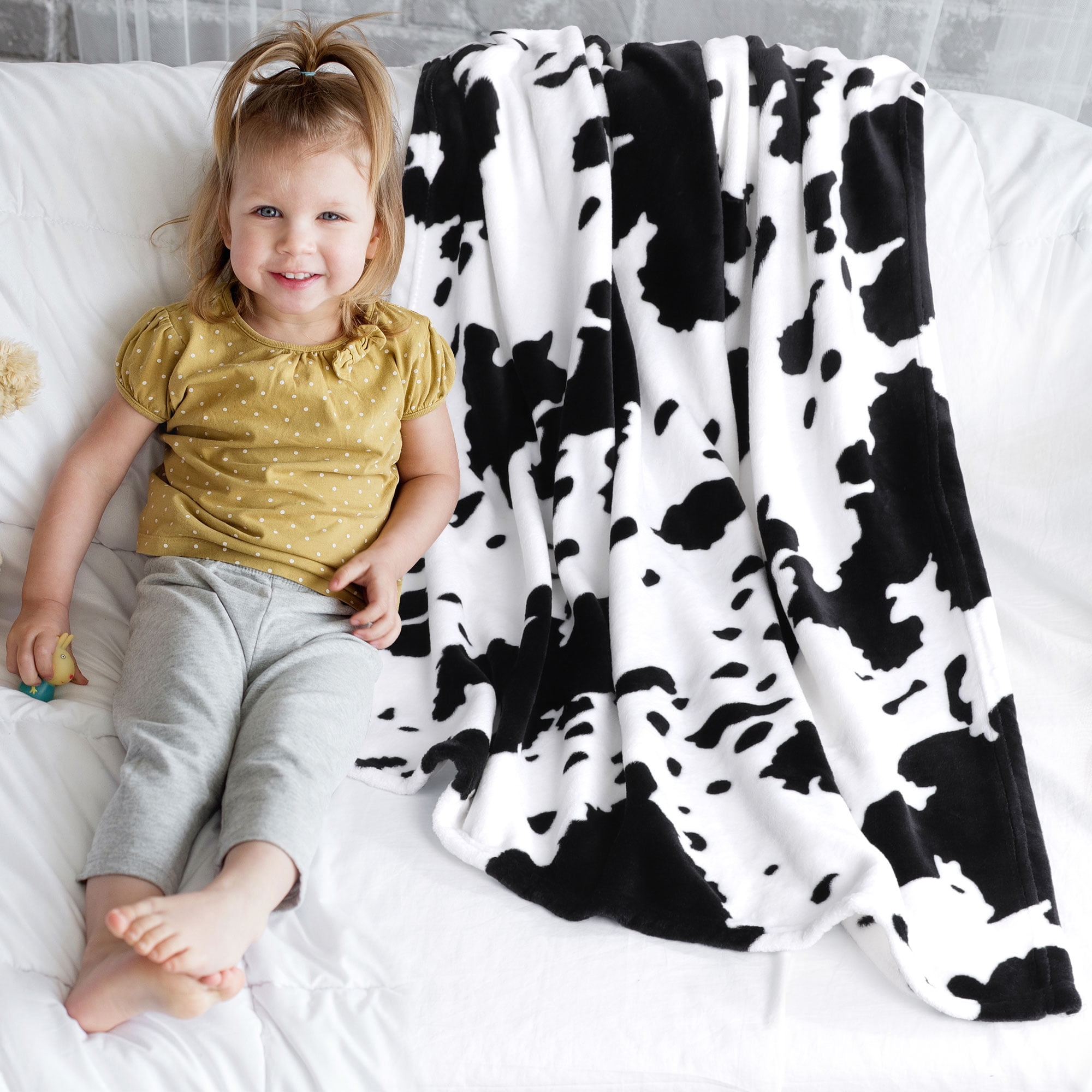 PiccoCasa Cow Printed Soft 300GSM Flannel Throw Blanket Sofa Bed Black 39" x 51"