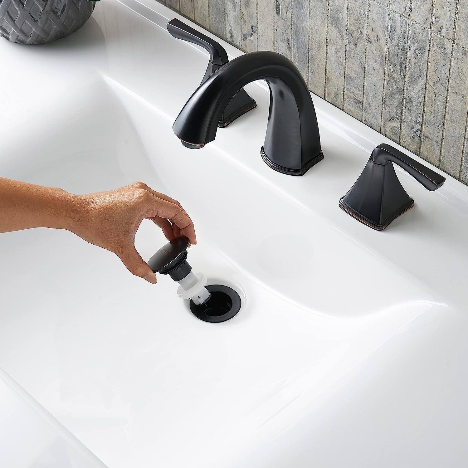 Pfister Selia Tuscan Bronze 2-Handle Widespread WaterSense Bathroom Faucet