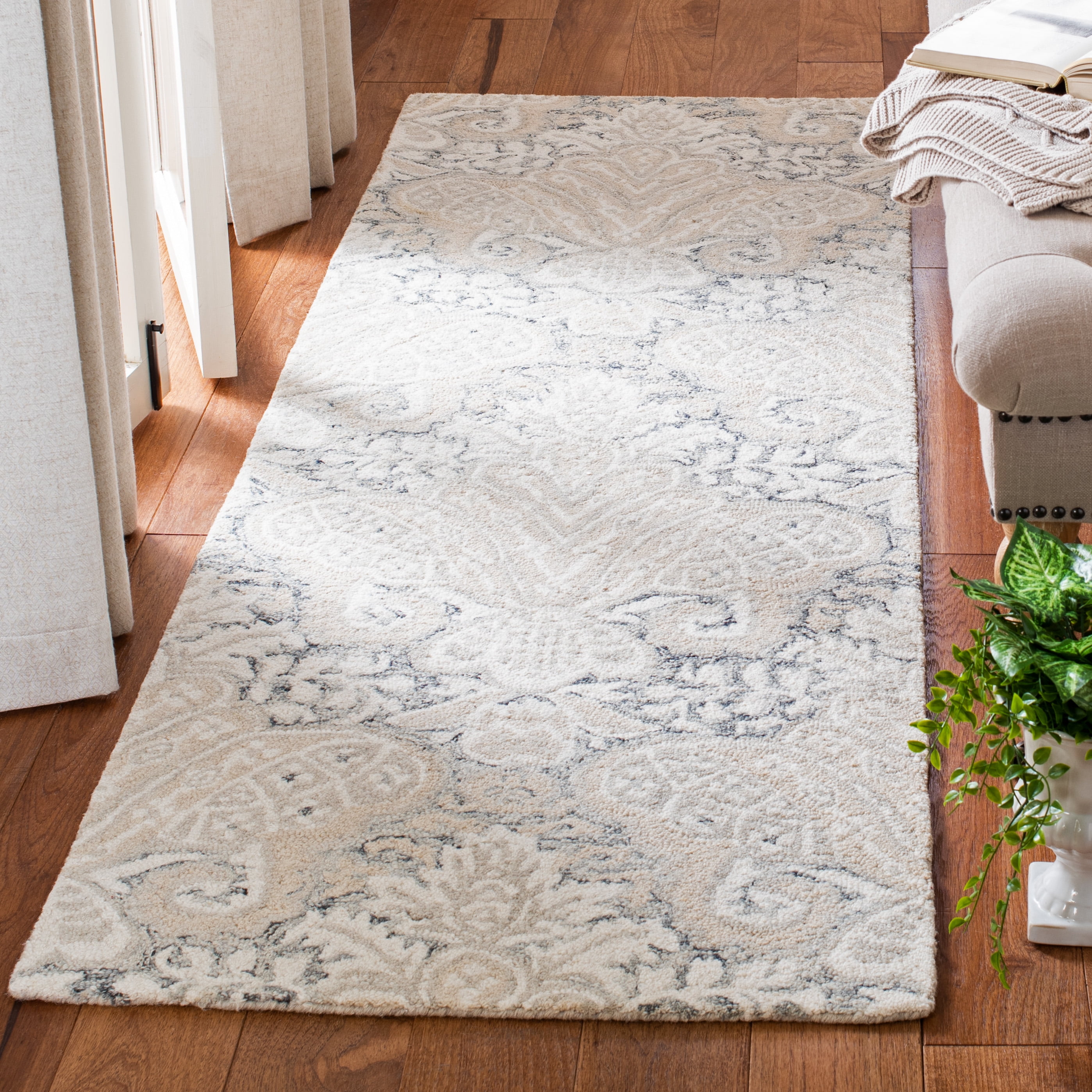 SAFAVIEH Micro-Loop Deziree Floral Runner Rug, Charcoal/Ivory, 2'3" x 13'