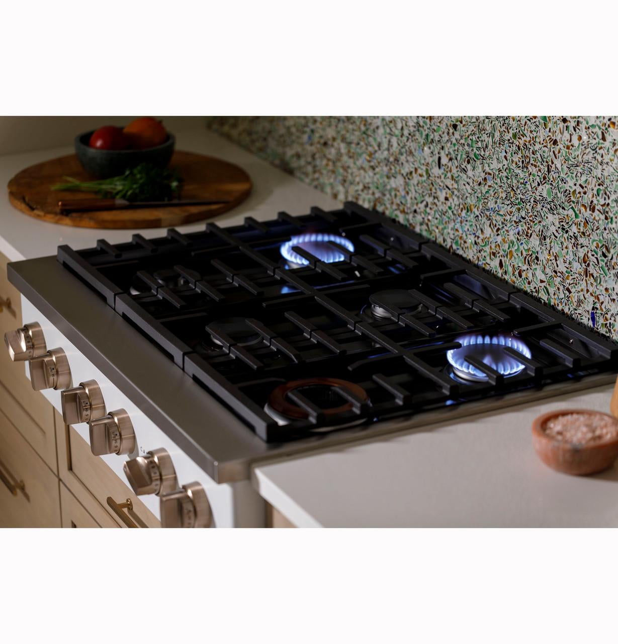 36 Inch Commercial-Style Gas Rangetop with 6 Sealed Burners, Continuous Grates, Tri-Ring Burner