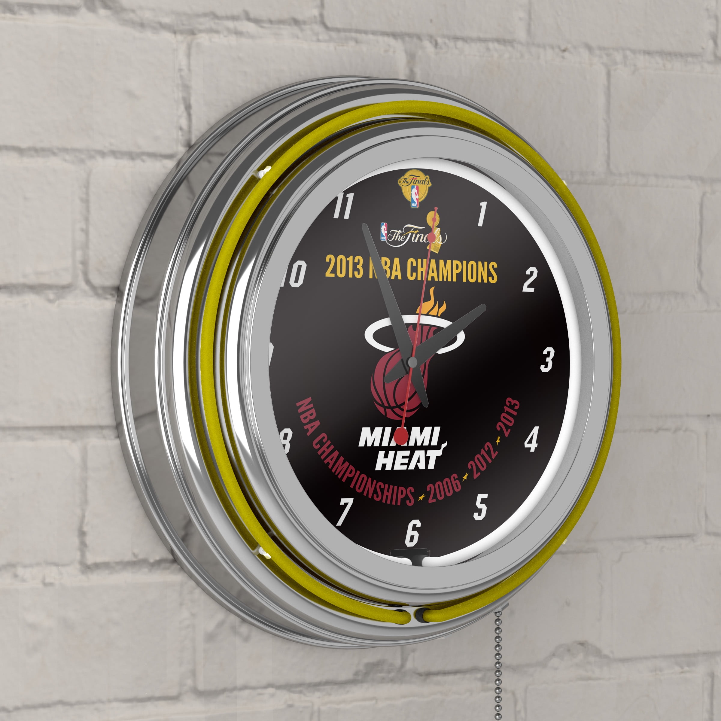 Miami Heat 2013 NBA Champions Retro Neon Analog Wall Clock with Pull Chain