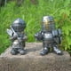 thumbnail image 2 of Escultura en miniatura de escritorio de caballero enano con hacha de guardia, artesanía de resina de guerra medieval, adornos decorativos para jardín, E, 2 of 3