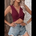 thumbnail image 4 of Top Corto Sin Mangas con Cuello en V y Tirantes Finos de Punto Acanalado para Mujer Vino Tinto M, 4 of 9