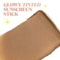 thumbnail image 2 of Protector solar en barra Supergoop! Glowscreen SPF 45, 10 ml, hora dorada, 2 of 9