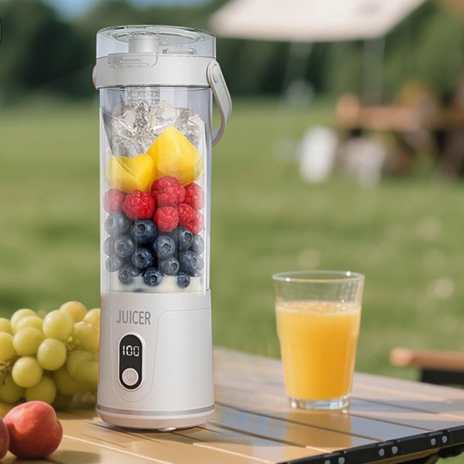 White Portable Cordless Smoothie Blender, USB Rechargeable Personal Juicer with Leakproof Lid & Sip Spout, Self-Cleaning Mixer for Shakes