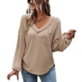thumbnail image 1 of Camisa de trabajo diaria holgada para mujer con bolsillo en el pecho, cuello en V XL, manga larga, color caqui, 1 of 8