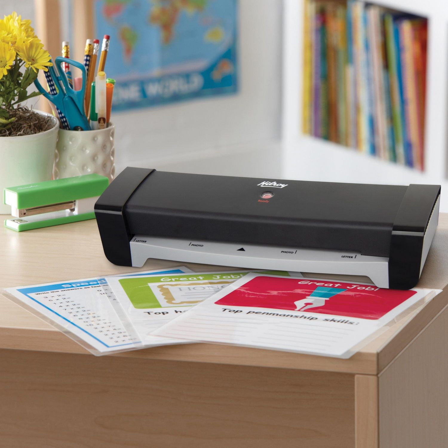 Système de plastification thermique Hilroy 9,5 po, 5 pochettes de plastification incluses, noir