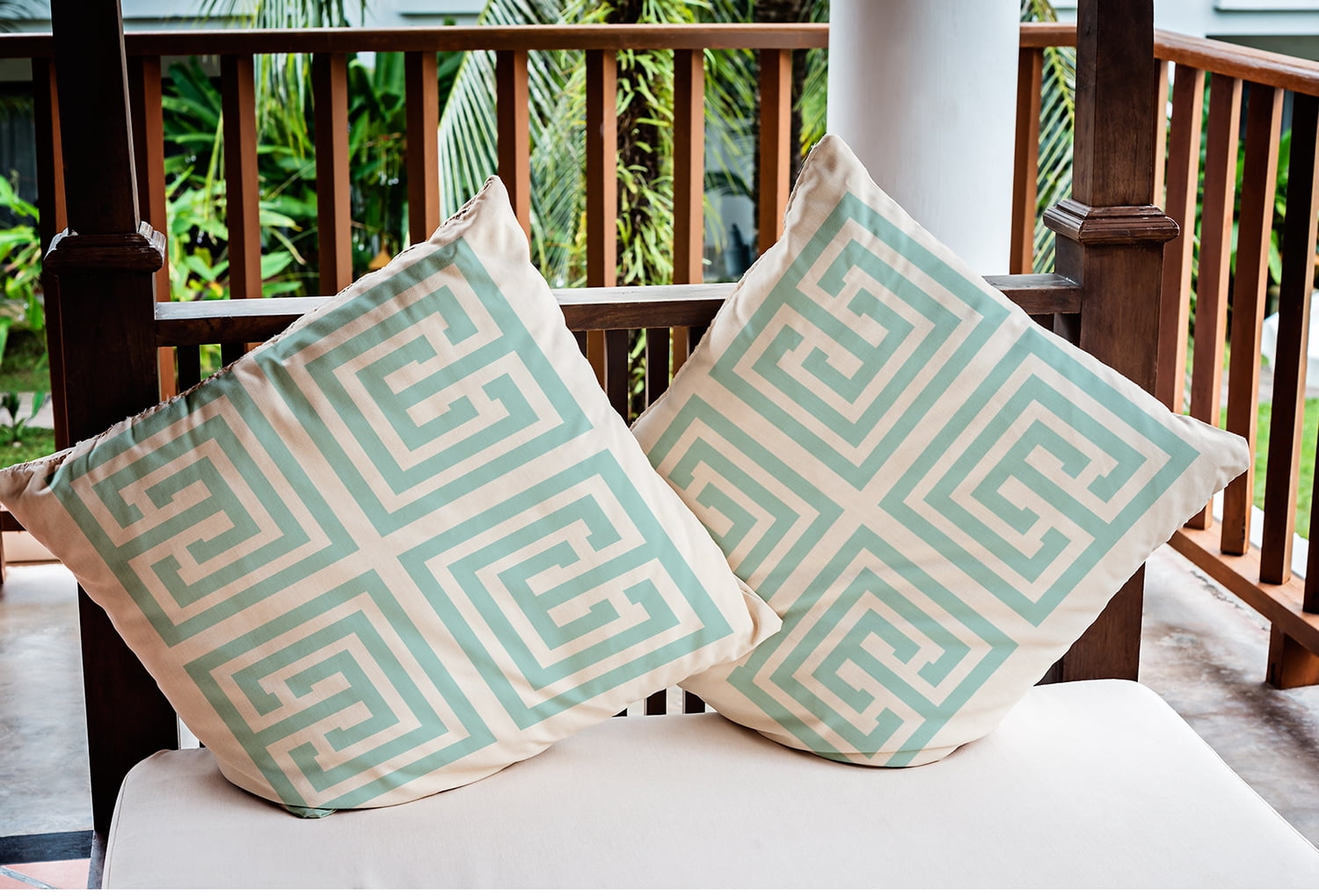 16"x16" Simply Daisy Greek Key Poly Indoor/Outdoor Pillow, Blue Qty 1