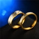thumbnail image 4 of Anillo de promesa de 4/6 mm de oro de 18 quilates a rayas de acero inoxidable para hombres y mujeres joyería de anillos de boda para parejas de acero de titanio, 4 of 4