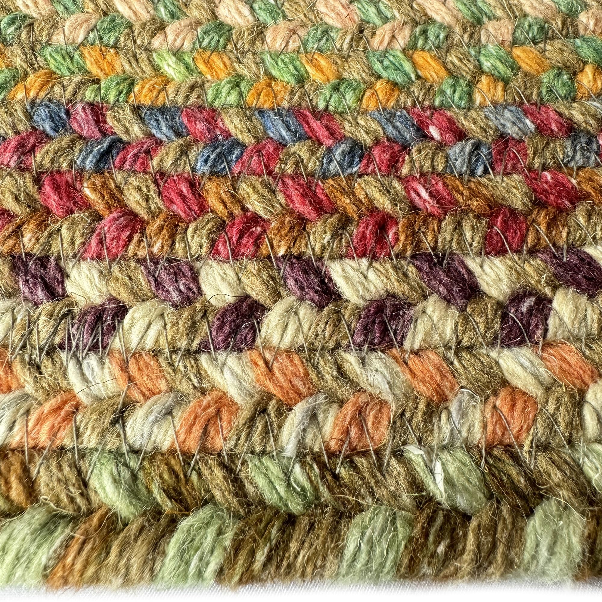 "Capel American Heritage 5' Round Braided Area Rug in Cinnamon - Traditional Indoor Rug"