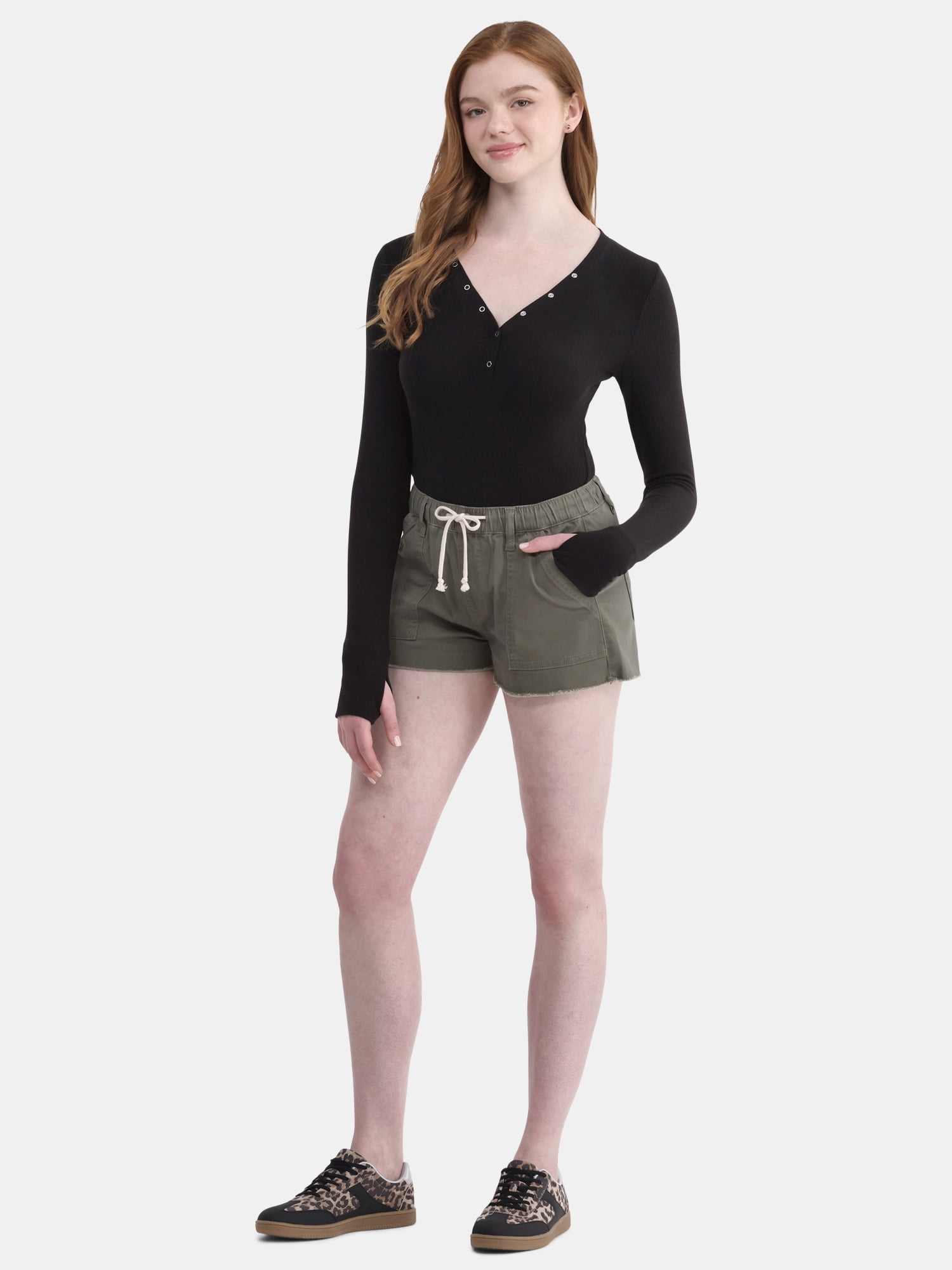 No Boundaries Drawstring Utility Shorts with Porkchop Pockets, 2" Inseam, Women's
