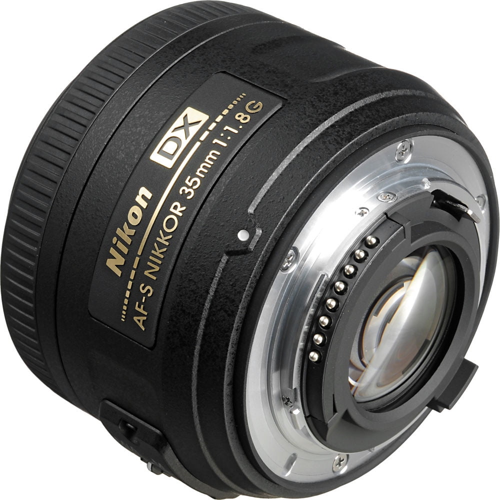 Nikon AF-S DX NIKKOR 35mm f/1.8G Lens Bundle with Lens Case