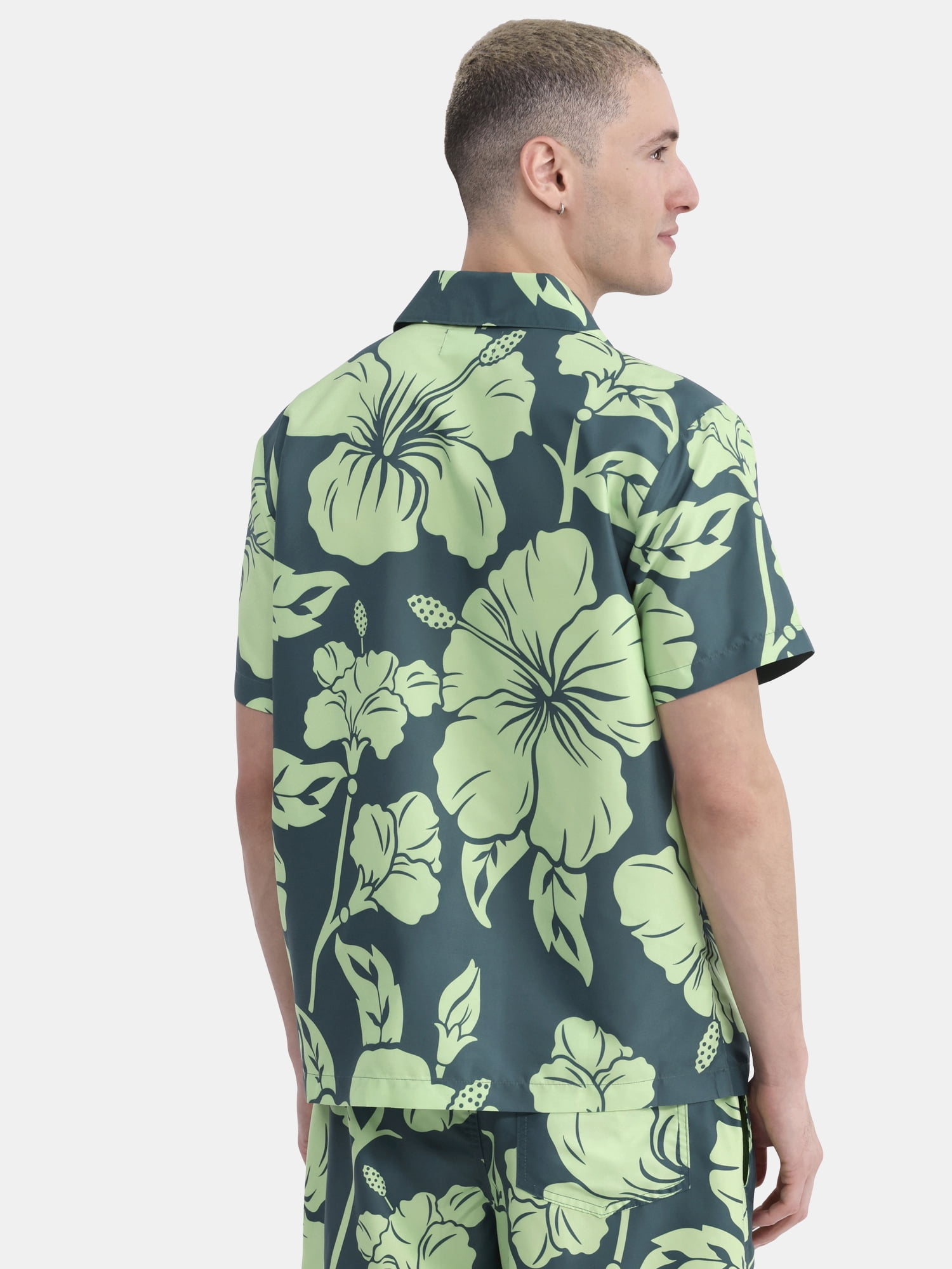 No Boundaries Button Front Oversized Cabana Shirt with Short Sleeves, Men’s