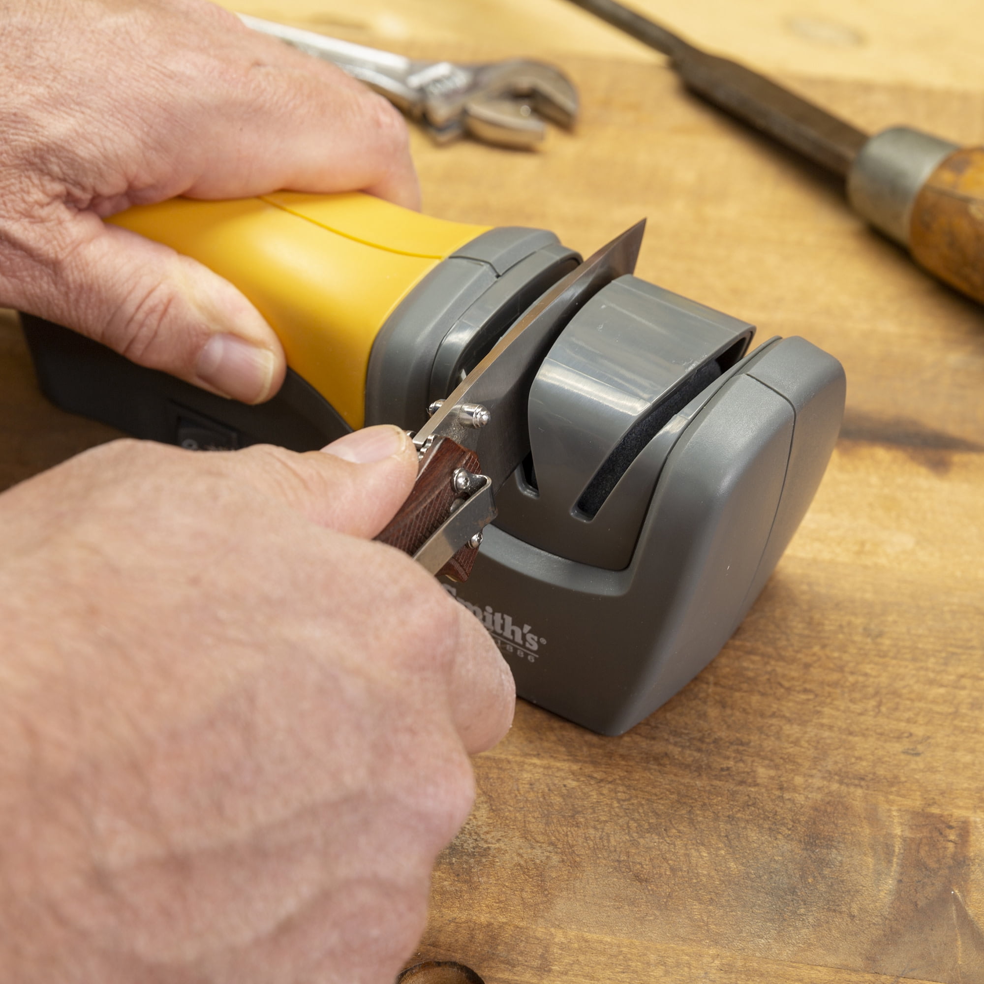 Smith's Compact Electric Knife Sharpener 50005