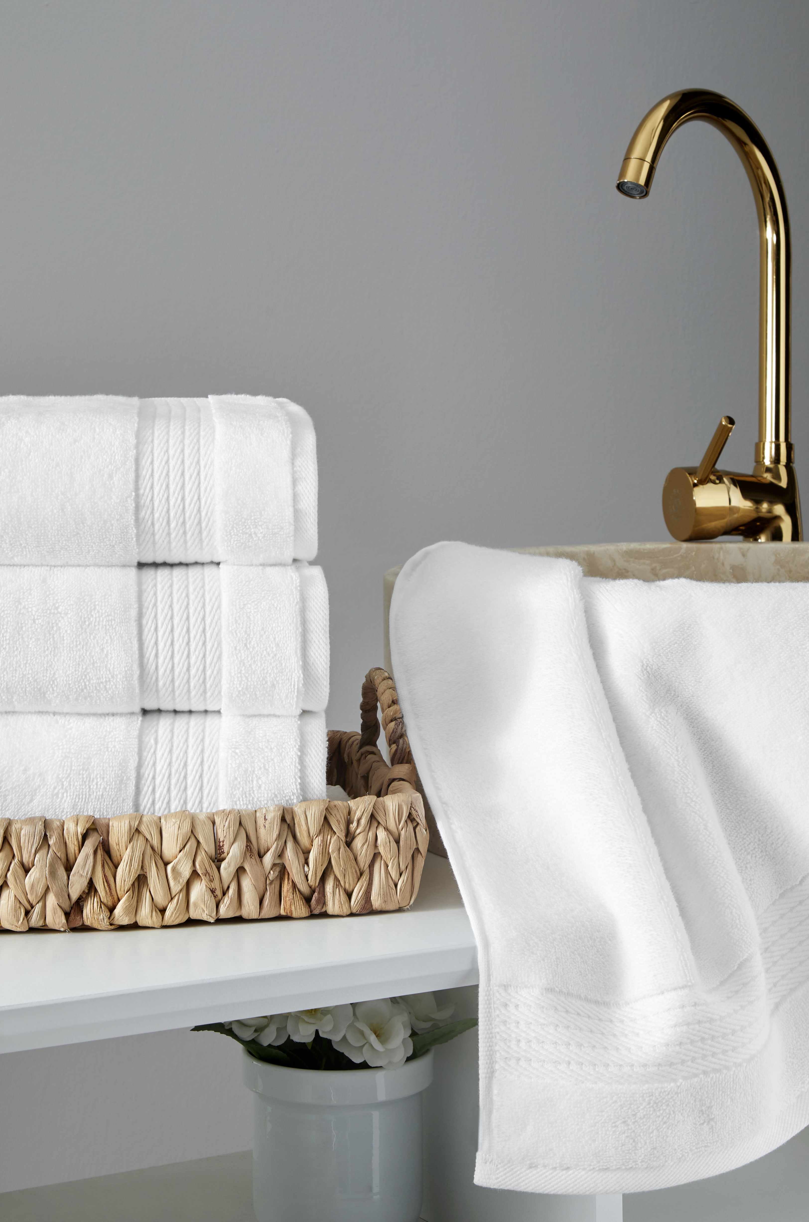 Ozdilek 4-Piece 16x30 Hand Towels  575 GSM – 100% Turkish Cotton, Luxury Soft , Quick Dry & Absorbent, Fade-Resistant, Comfortable & High-Quality Cotton Towel  (Bright White)