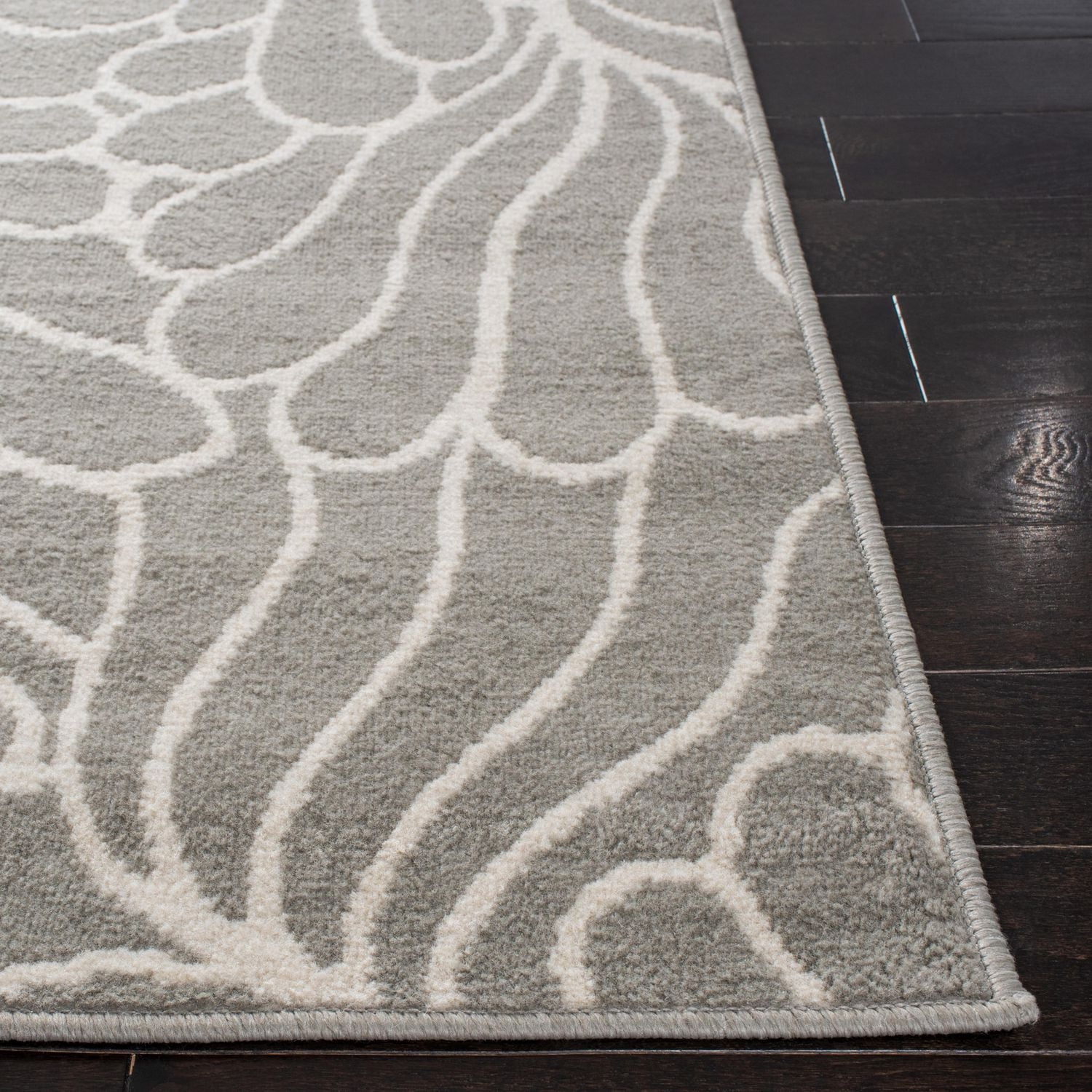 Safavieh Pyramid Katherina Floral Area Rug