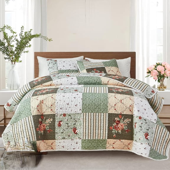 3 Piece Soft Microfiber Quilt Set King Size with Floral Plaid Pattern Design