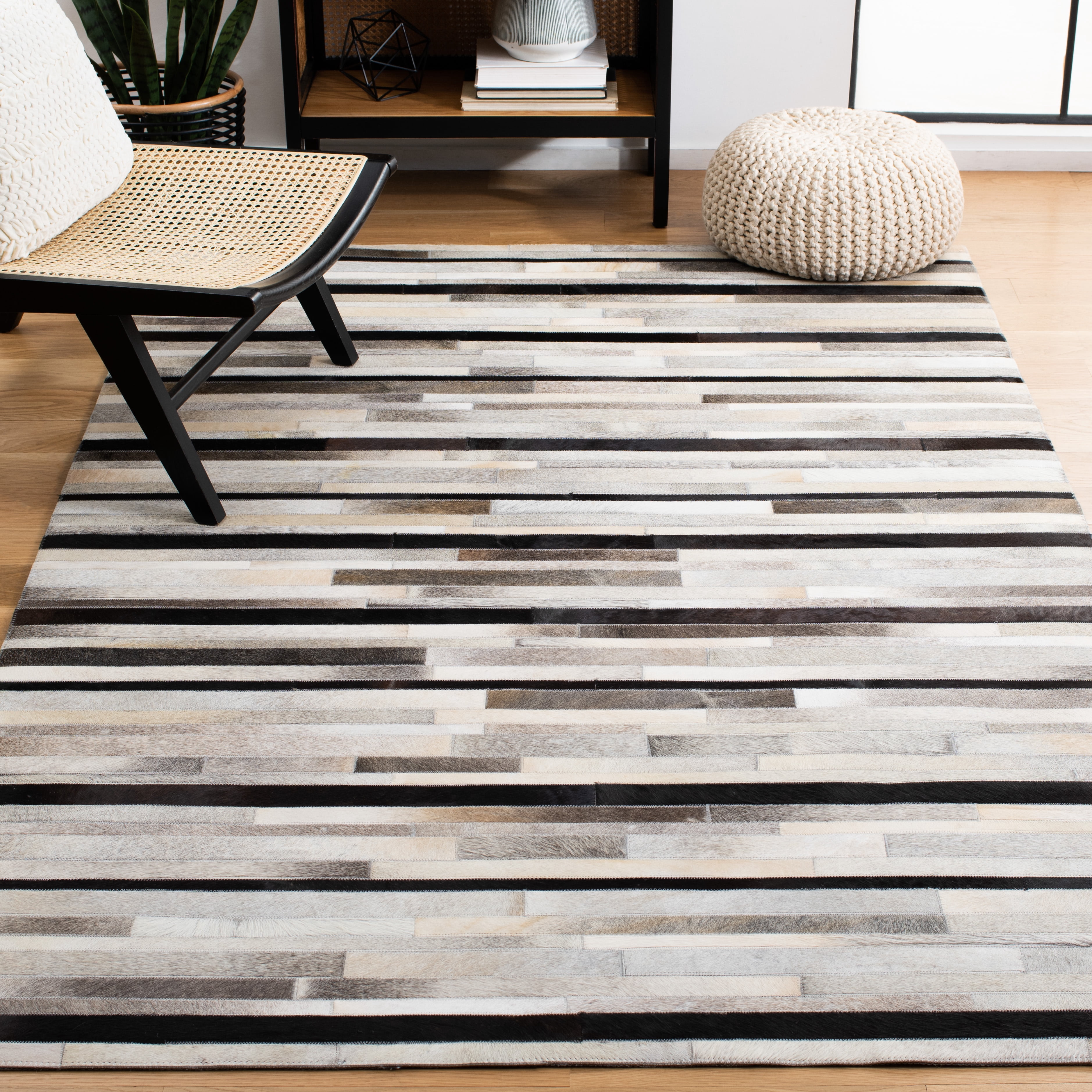 SAFAVIEH Studio Leather Forrester Striped Area Rug, Ivory/Black, 4' x 6'