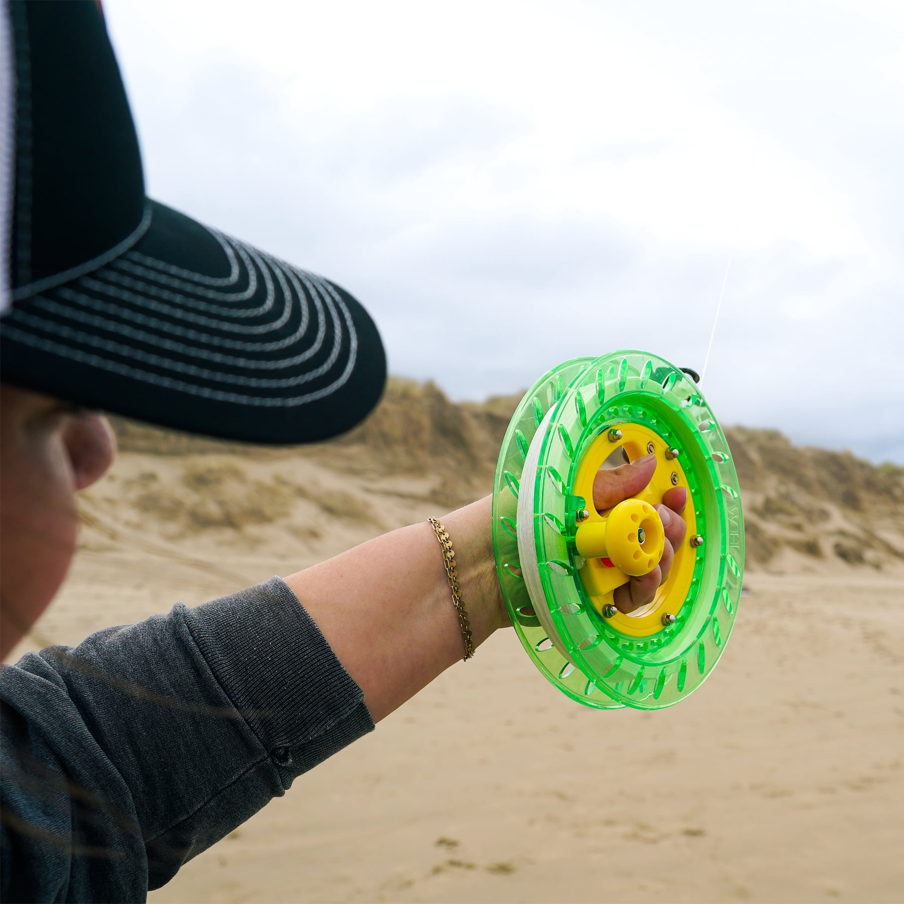 In the Breeze 3446 — 50 LB x 640' 8-inch Braided Line Kite Reel, Green — Kite Flying Accessory — Kite Reel with Line