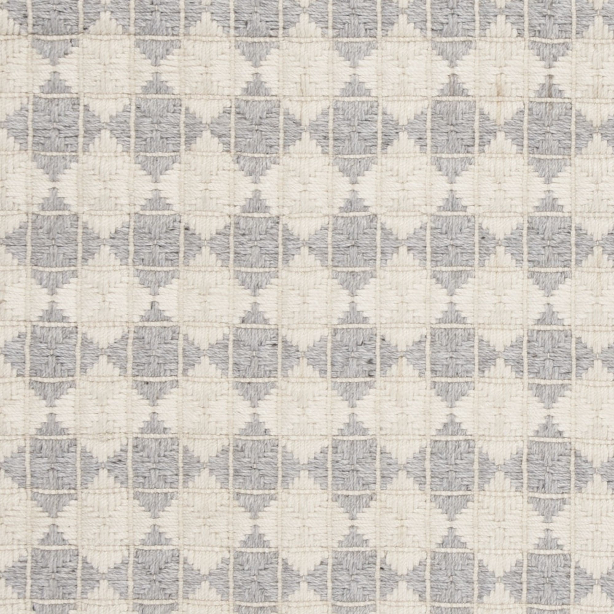SAFAVIEH Natura Quincy Braided Geometric Area Rug, Silver/Ivory, 8' x 10'