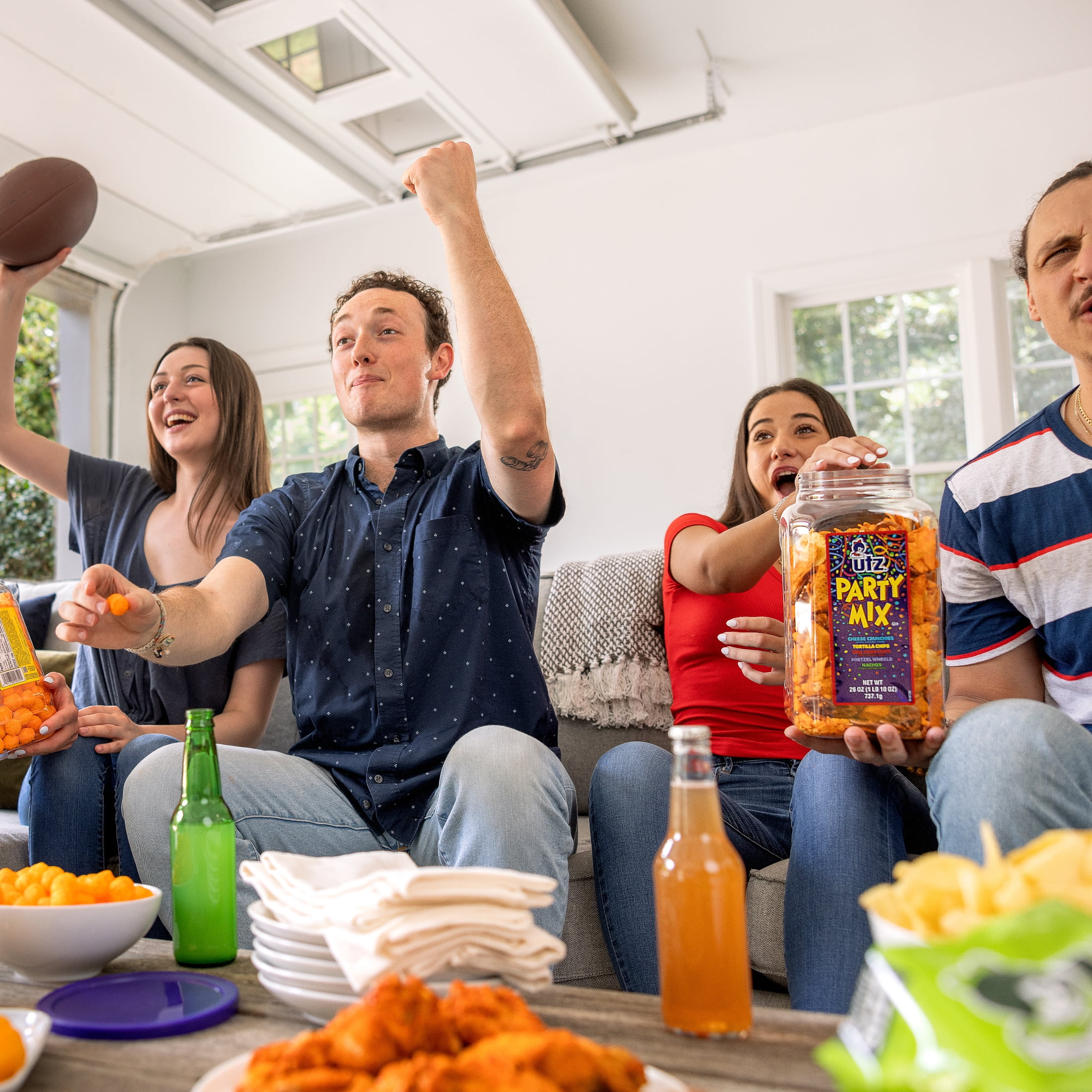 Utz Party Mix, 26 oz Barrel