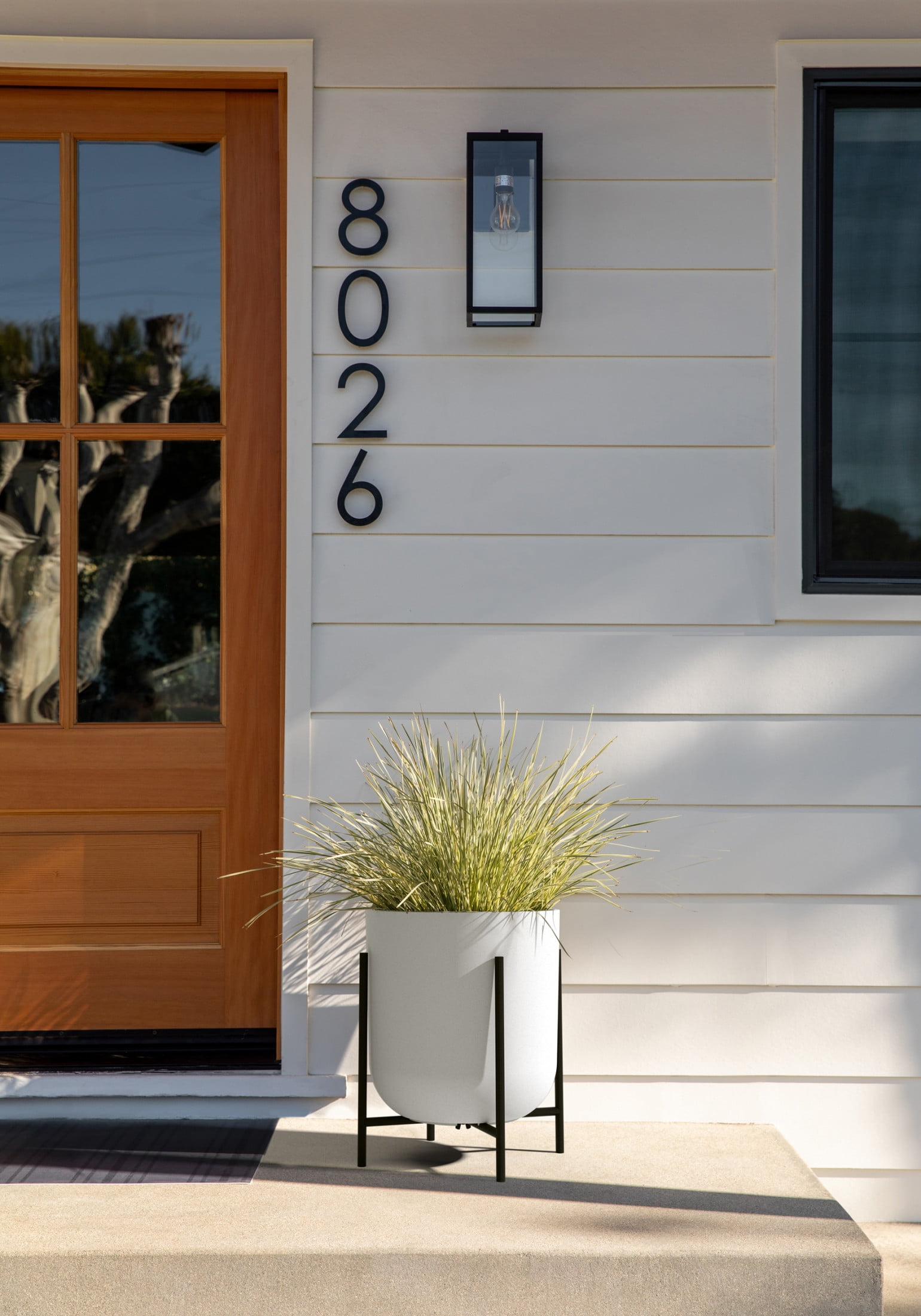 Veradek Mason Series Raised Kona 15" Plastic-Stone Planter with Stand - (White/1 Pack)