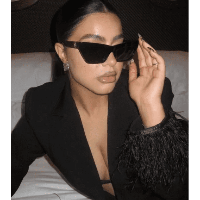 ● BURBERRY ● サングラス Cat Eye Dark Gre / Dark Grey 51mm Burberry Dark Grey Cat Eye Sunglasses Be4405f 300187 51 in
