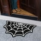 thumbnail image 4 of Xihbxyly Tapete de Halloween con Diseño de Telaraña Espeluznante, Poliéster Antideslizante, Decoración para Entrada Interior y Exterior, Decoración para Fiesta de Halloween, Complemento para Baño y S, 4 of 7