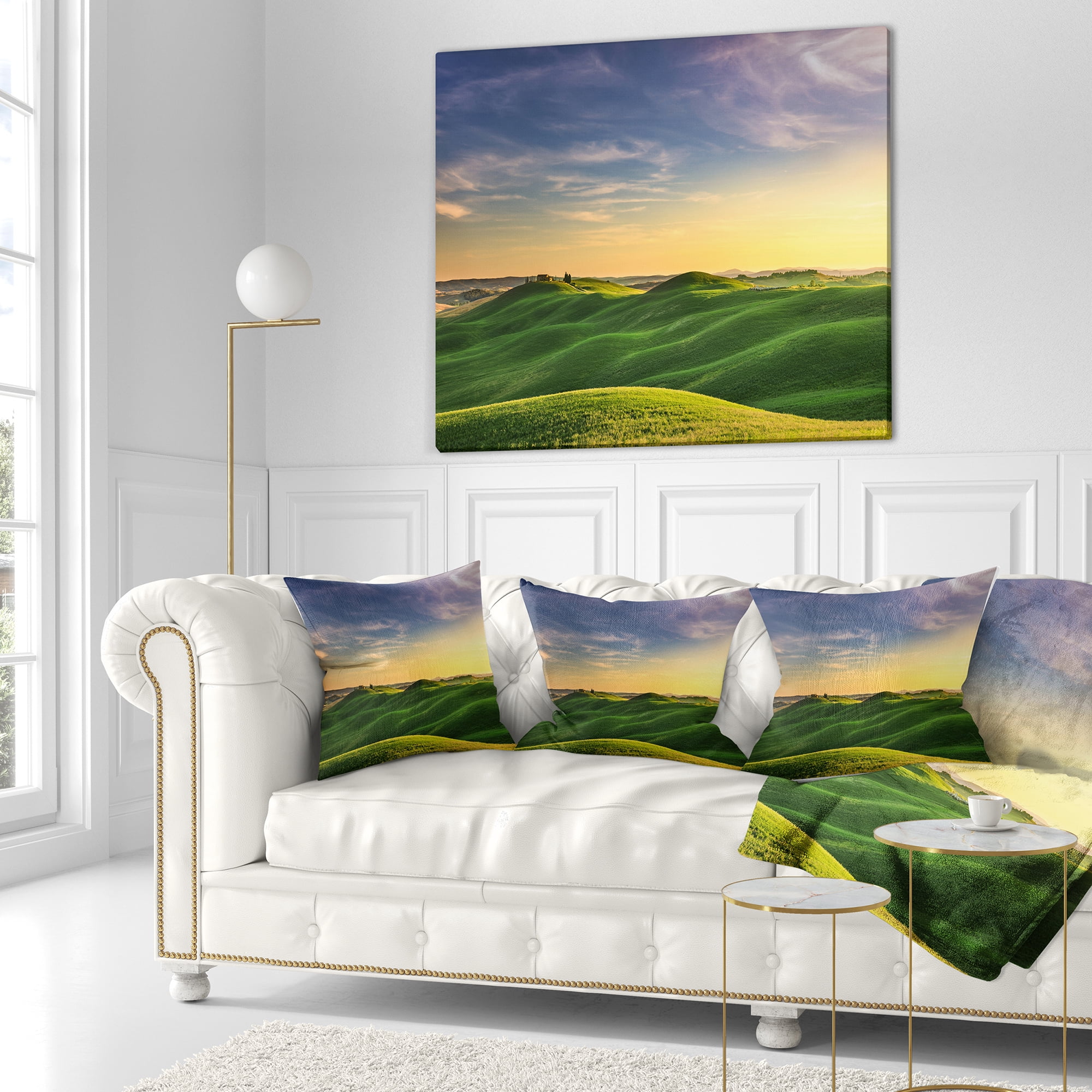 Designart Green Rural Rolling Hills Tuscany - Landscape Wall Throw Pillow - 16x16