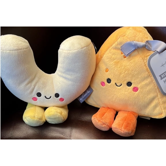 Better Together Mac and Cheese Magnetic Plush, 4.73"