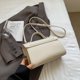 thumbnail image 4 of Bolso Hombro Ygjytge Con Cerradura Cuadrado Pequeño beige, 4 of 9
