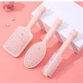 thumbnail image 4 of QualitChoice Coussin Brosse à Cheveux Courbe Coiffure Anti-Statique Confortable Fille Massage Peigne avec Poignée Portable Tête Masseur Cadeau Ronde 1Set, 4 of 6