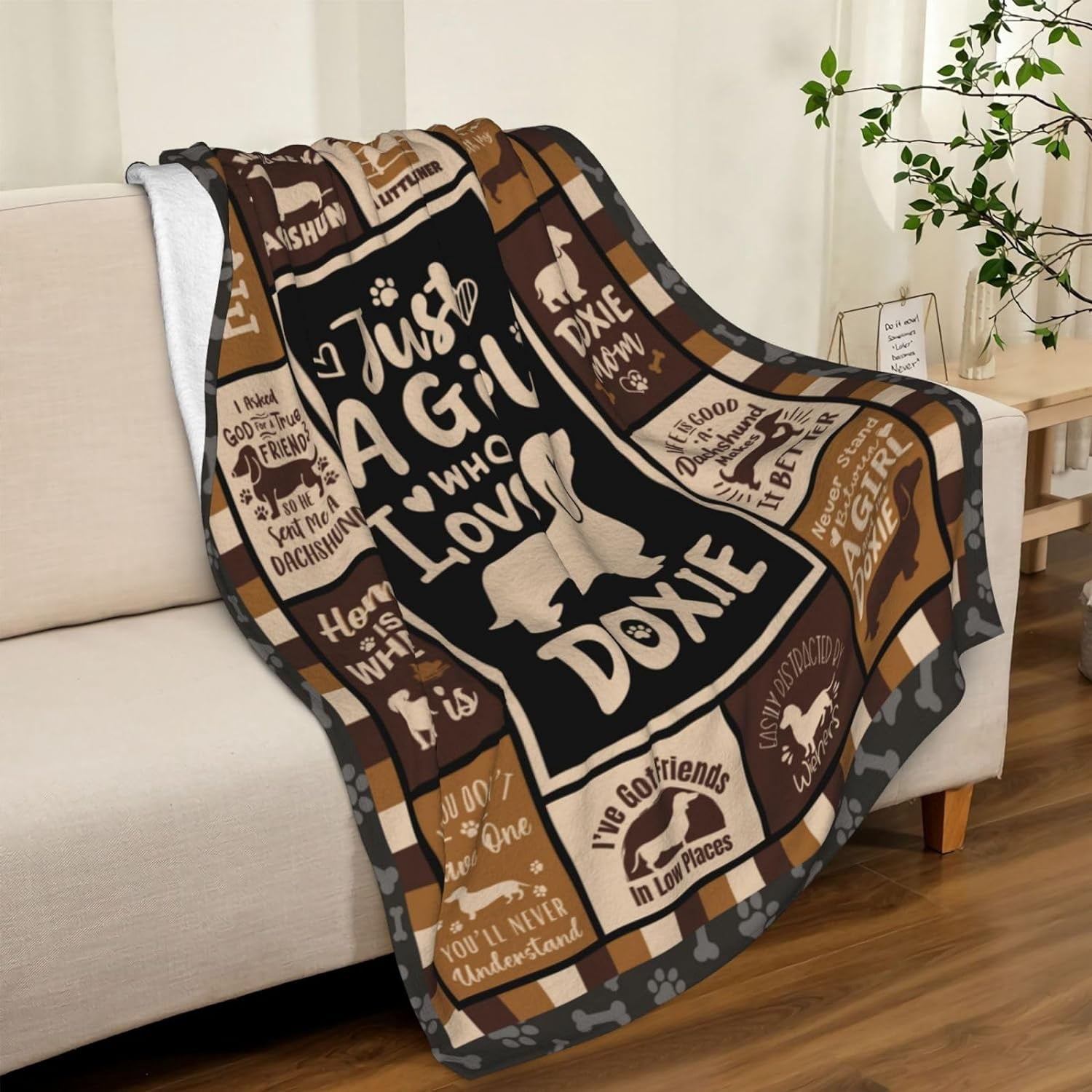 Dachshund Blanket - Dachshund Gifts for Women - Weiner Dog Gifts for Women - Dachshund Gifts for Dachshund Lovers - Wiener Dog Gifts - Dachshund Decor Throw Blanket 60" x 50"