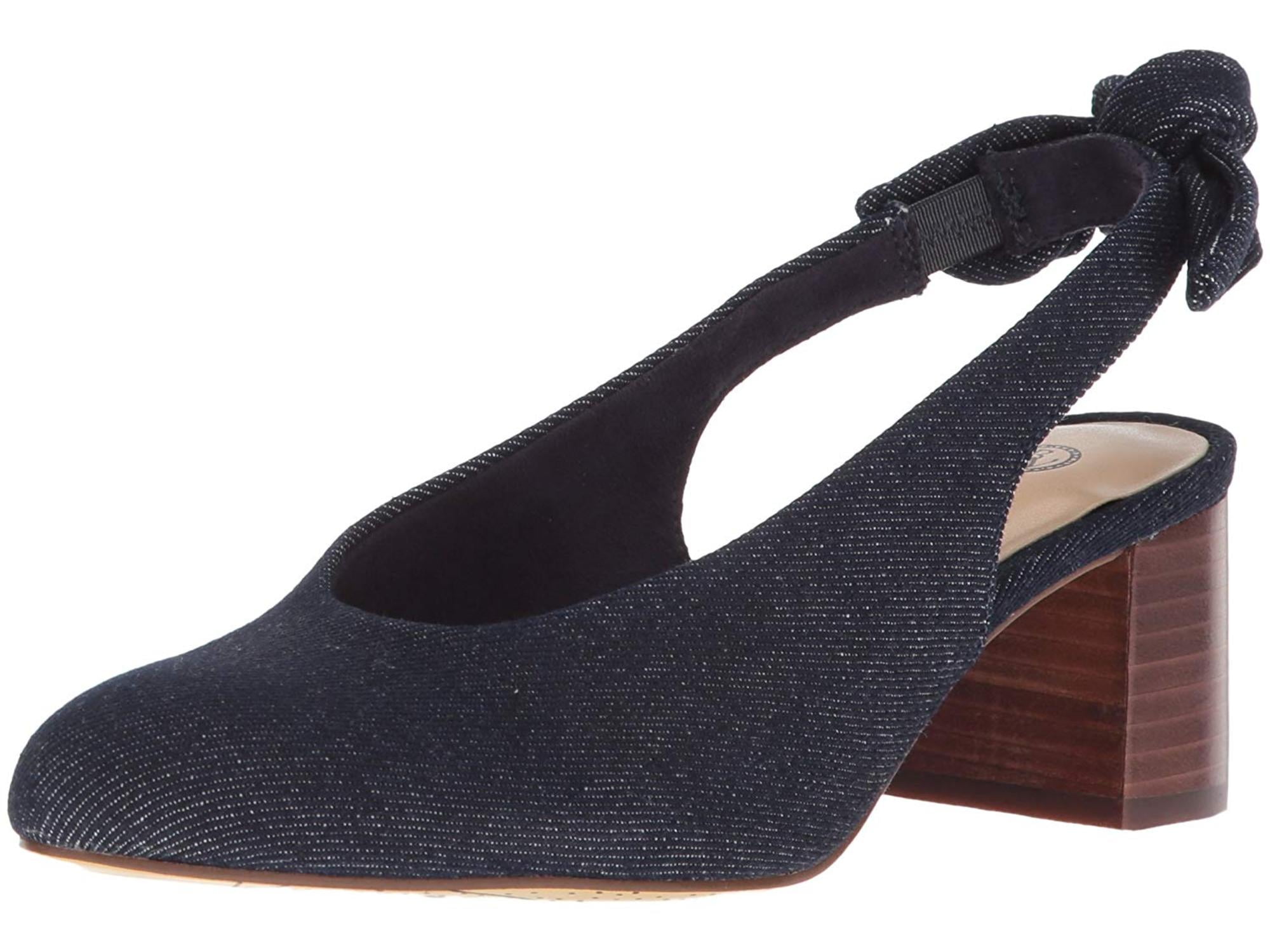 minnetonka women's moccasins amazon