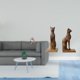 thumbnail image 2 of Figura decorativa de resina con la estatua de un pensador abstracto y figura de gato. Sujetalibros decorativos para dormitorio, oficina o estantería., 2 of 8