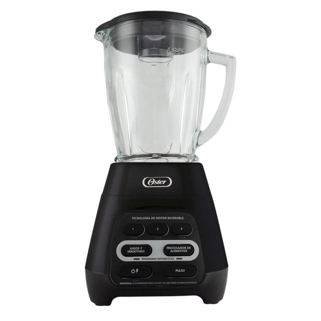 licuadora oster blstpyg1209b con tecnología reversible alb negra, vista frontal con jarra de vidrio Boroclass de 6 tazas (1.5 L) y tapa con copa medidora; base con logo Oster, panel con tres velocidades, Pulso y programas automáticos Jugos y Smoothies y Procesador de Alimentos; cuchilla más ancha visible; ideal también para hacer purés y salsas caseras.