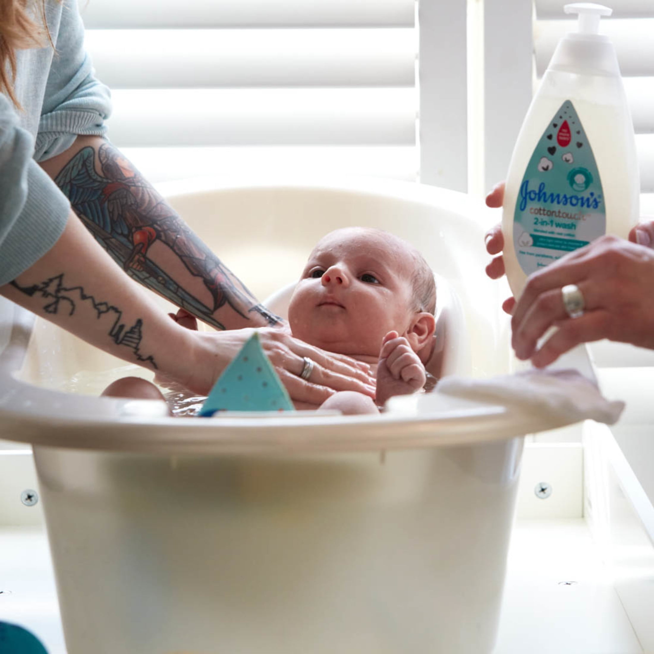 Johnson's CottonTouch Newborn Baby Shampoo and Body Wash Soap, 13.6 oz 