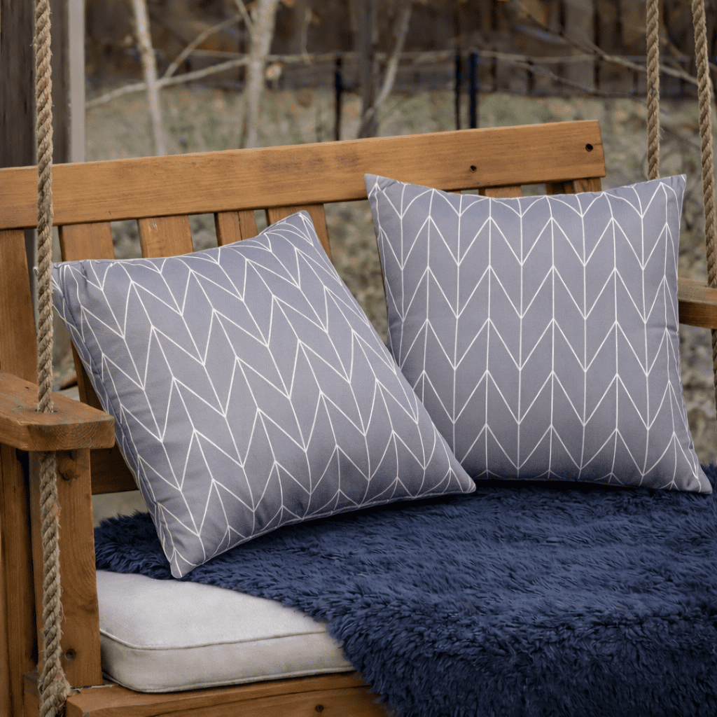 2 Pack Outdoor Throw Pillows, Waterproof & Fade-Resistant Patio Cushions, 18x18 Inch Decorative Outdoor Pillows for Garden, Porch, Balcony & Poolside Furniture
