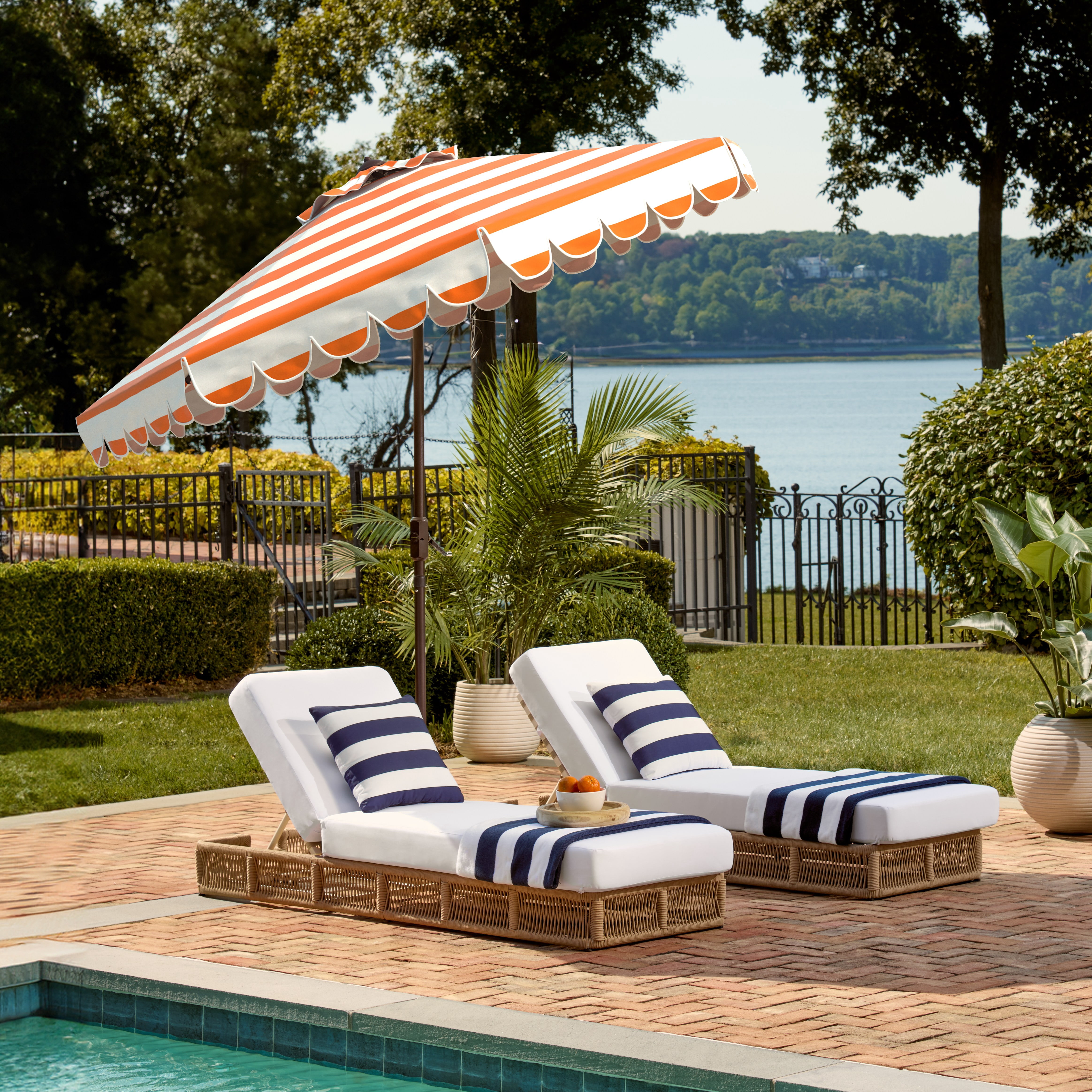 blue and orange patio umbrella SAFAVIEH Maui 9' Market Crank Striped Tilt Patio Umbrella, Orange