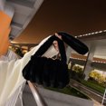 thumbnail image 1 of Bolsa de mano con patrón de corazón de felpa suave y cálido para mujer (B negro) Ehuebsd Para estrenar, 1 of 9