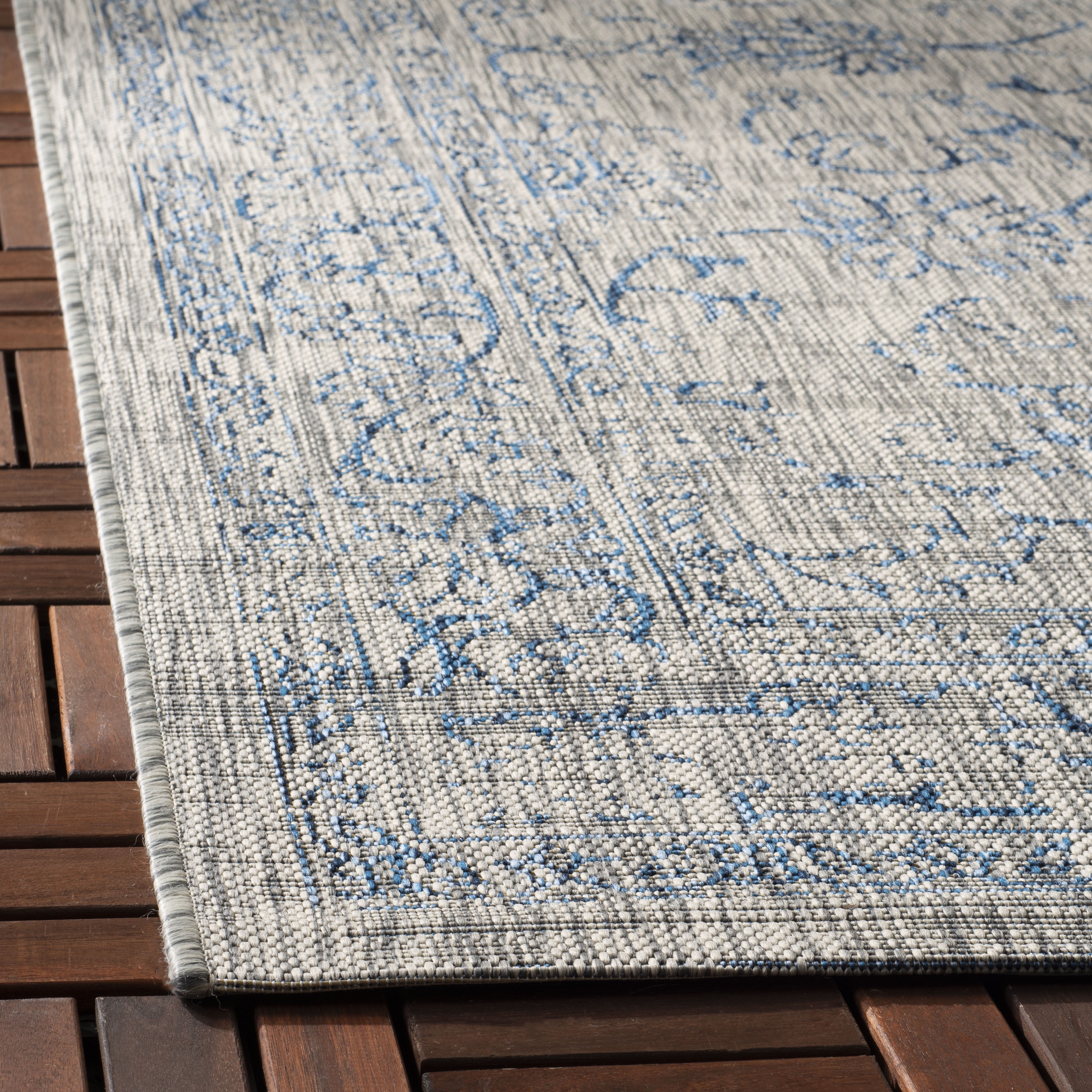 SAFAVIEH Courtyard Darin Traditional Indoor/Outdoor Runner, 2'3" x 8', Grey/Navy