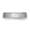 thumbnail image 3 of Auriga Stainless Steel Brushed and Polished 6 mm Grooved Edge Band for Women Size 11.5, 3 of 6