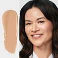 thumbnail image 3 of Sérum teinté Revlon Illuminance™, Procure une couvrance légère et modulable, 3 of 4