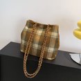 thumbnail image 4 of Bolso de hombro con cadena a cuadros retro para mujer, bolso de hombro con cadena a cuadros retro, nuevo bolso de hombro con contraste de color para otoño e invierno de 2024, versión coreana, 4 of 5