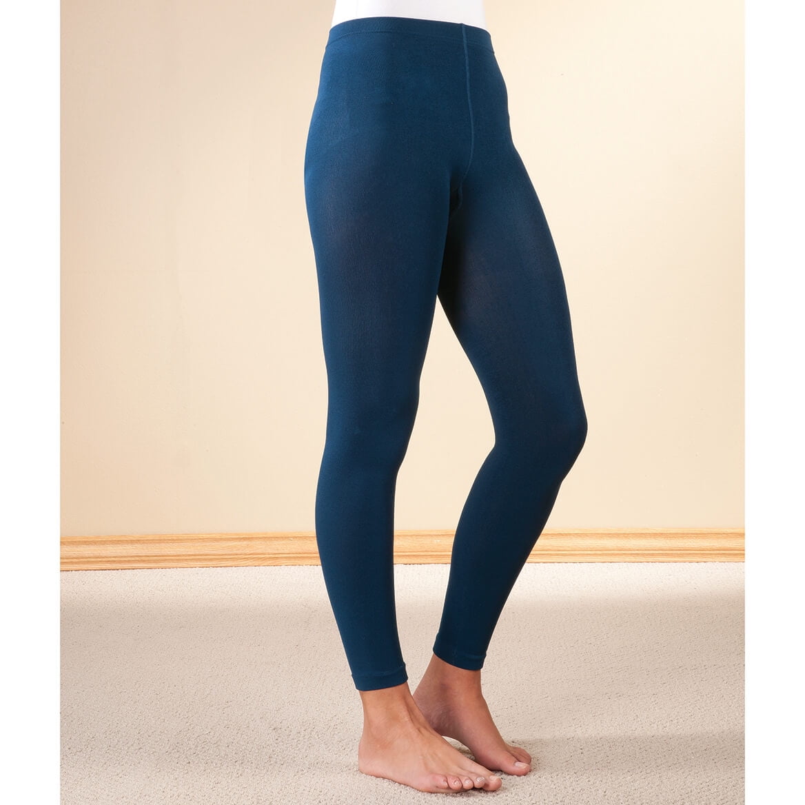 Elastic thermal leggings in dark blue, 6.99€