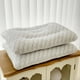 thumbnail image 5 of Fiudx Almohada de Emulsión, Material Natural Transpirable, Diseño de Soporte Suave, Elegante Cojín Cervical En Forma de U, Fácil de Lavar a Máquina, Esencial para Dormitorio y Sala de Estar, Tamaño 6, 5 of 6