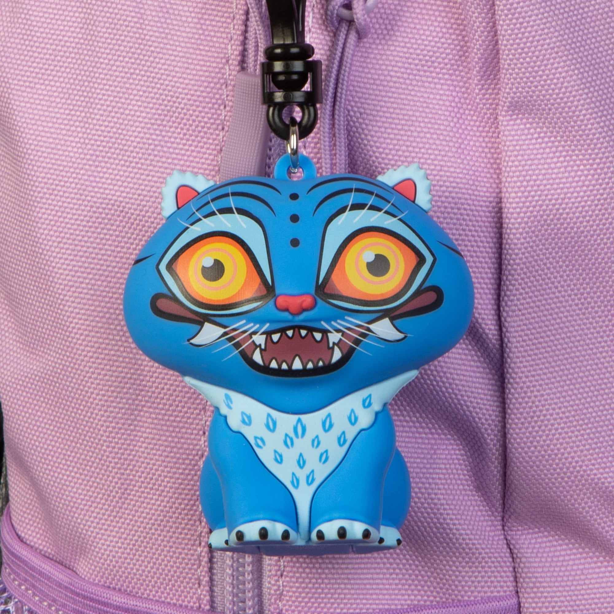 Netflix: Backpack Clip Blind Bag - KPOP Demon Hunters - 3" Mystery Collectible Figure, 3D Sculpt Characters, Metal Clip & Chain, Surprise Licensed Toy
