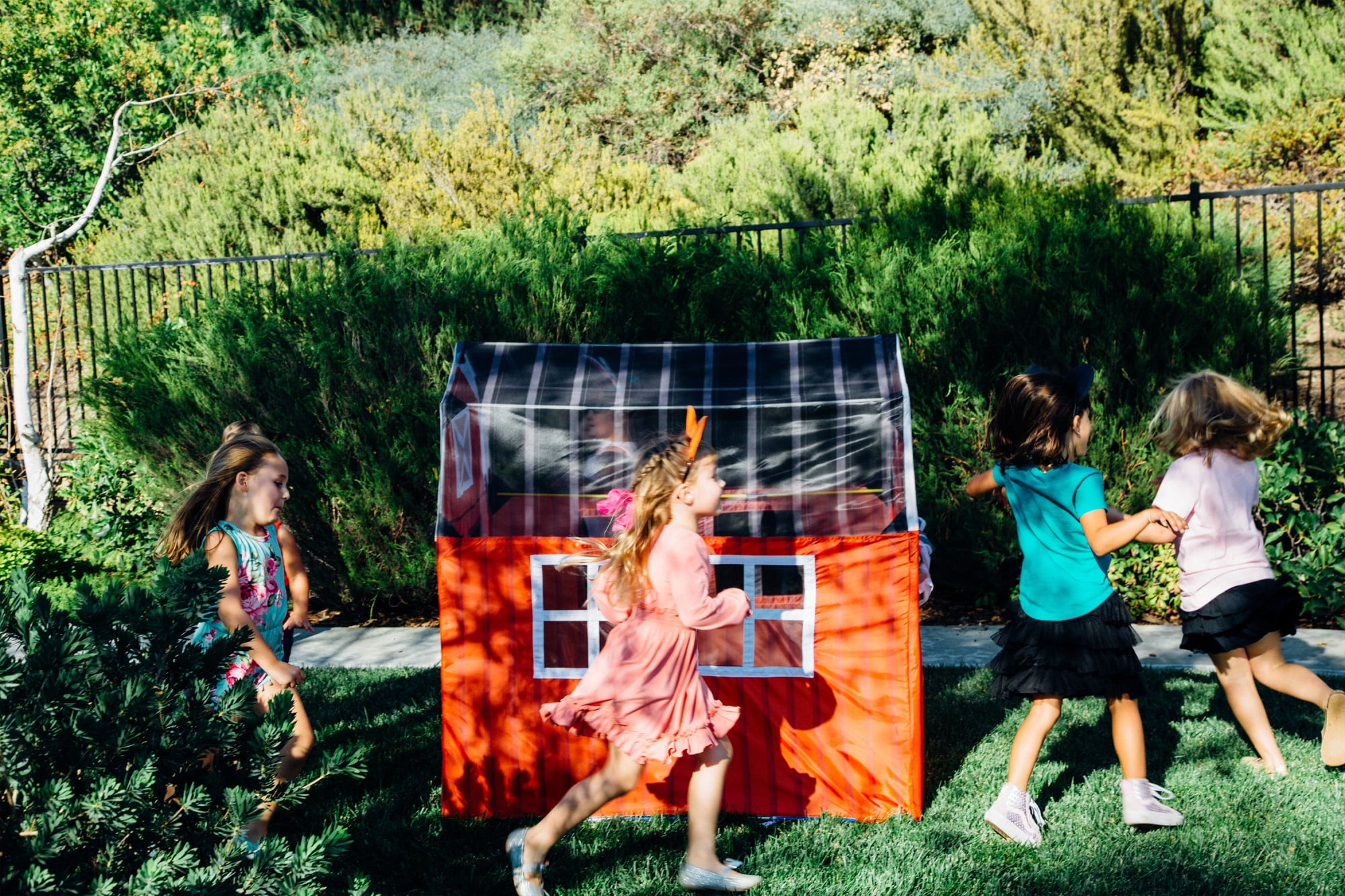Pacific Play Tents Barnyard Playhouse Tent Red Polyester, Child