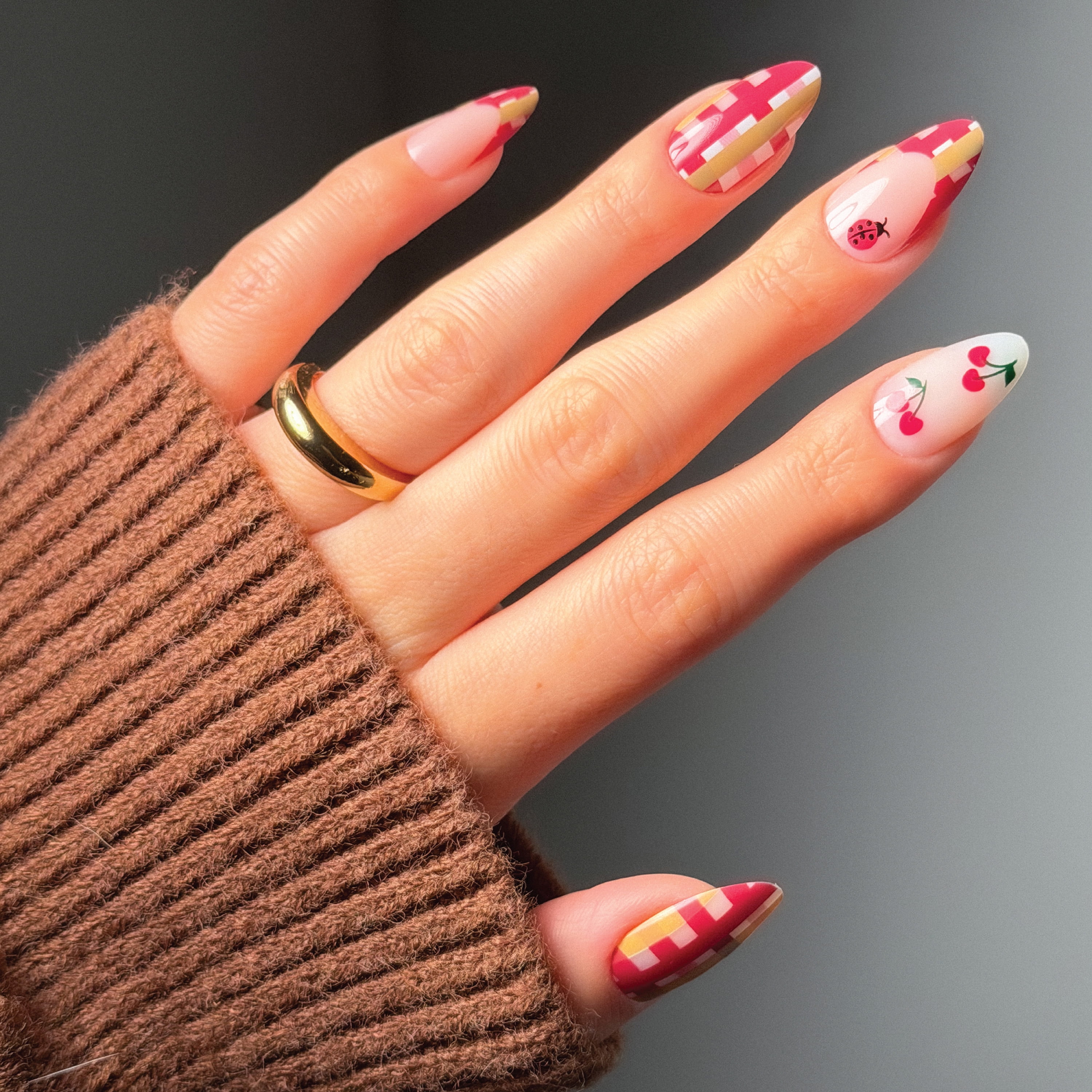 Salon Perfect Artificial Fake Press On Nails, 509 Modern Nostalgia, Gingham, Medium Almond, File, Glue and Prep Pad Included, 30 Nails