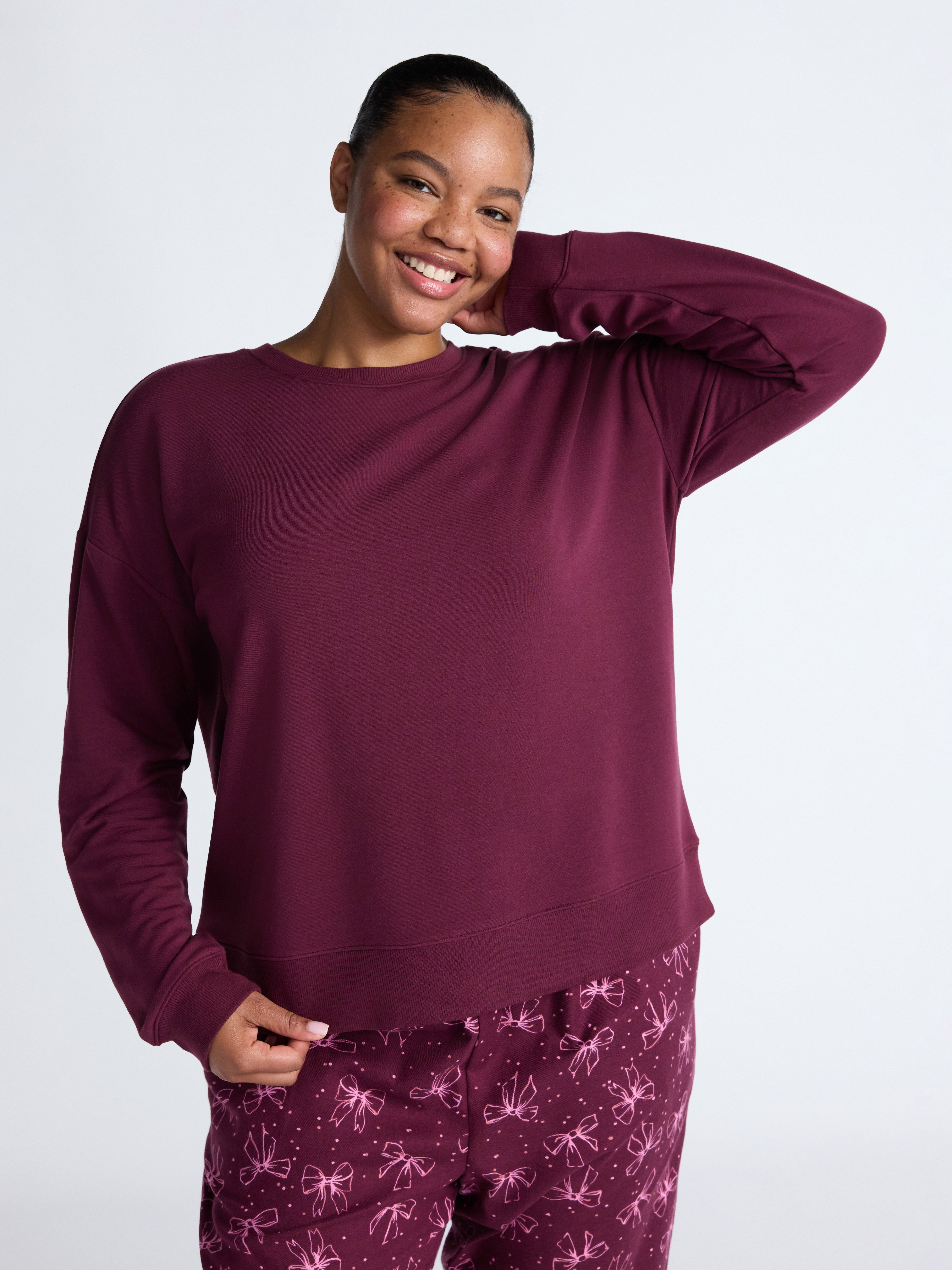 Joyspun Women's Fleece Drop Shoulder Sleep Top with Long Sleeves, Sizes XS-3X